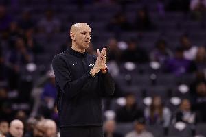 故意摆烂？Shams：NBA调查国王领先“砍”赛斯·库里一事！