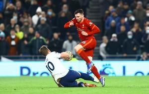 记者：永不放弃梦想诠释了罗伯逊，他坚韧不拔总能从容应对挫折