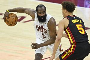 首轮潜在对手？ESPN明日胜率预测：哈登单核骑士48.3% 老鹰51.7%