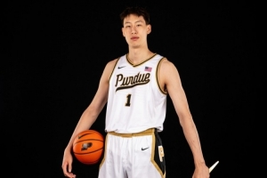 郇斯楠：关注普渡大学同位置球员的表现 把他们当作参照&竞争对象