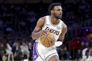 夸梅:若布朗尼是垃圾球员那老詹的衣钵传承就无从谈起 放过他吧