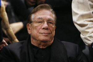 奥多姆：当年快船老板斯特林会突然闯进更衣室 直勾勾地看球员