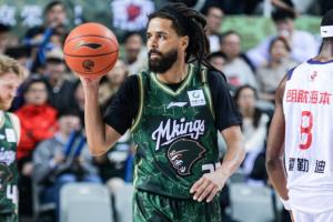 J.Cole首秀出战8分04秒三分5中0得分挂蛋!全场得到1板1助1犯!