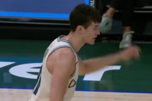 摆烂到底！科马克·瑞安加长三分再进&已砍15分 雄鹿领先篮网21分