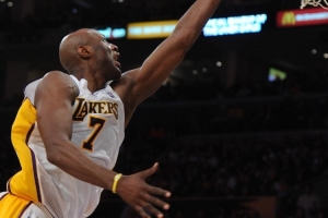 奥多姆：小儿子6个月大就去世了 我还得强撑着上场打球 欲哭无泪