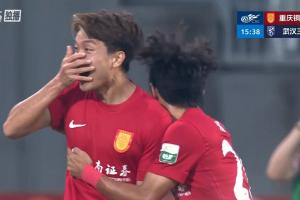 声援李镇全？陈纯新首开记录，进球后做出用手捂嘴的庆祝动作
