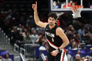 快船今天全队12罚 阿夫迪亚一人13罚&开拓者全队35罚