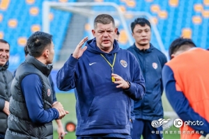 踩场掠影 球队完成在天津泰达足球场的踩场训练！