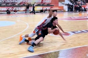 冤家路窄！华大狂胜厦大39分 周鲁男&林晨耀场下继续针锋相对