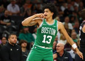 挑大梁！小罗恩·哈珀11中6砍半场最高17分外加4板 三分7中3