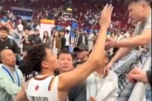 记者：曾在正常规定之内却被限制采访拍摄 安保说这里是北京