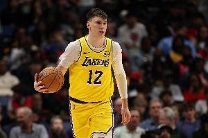 也算一个优点了！拉拉维亚本赛季保持全勤 湖人全队唯一！