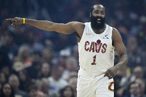 来骑士后时间减少&效率提升!哈登本季场均23.6分8助&命中率43.4%