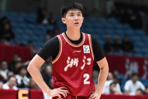 状态出色!李悦洲17中8拿下23分5助1断 第三节独得15分