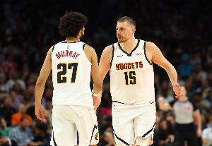 阿德尔曼:球队现在势头高涨 西部季后赛会很疯狂但我们感觉很好