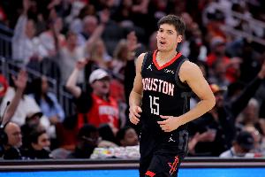 手凉！谢泼德首节6投仅1中拿3分 三分3中1