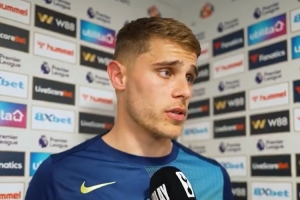 祸不单行！范德芬：热刺干啥都不顺，变线丢球+点球不给+队长伤退