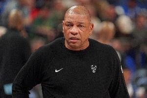 胜率48.5%！老里弗斯执教雄鹿三个赛季战绩97胜103负