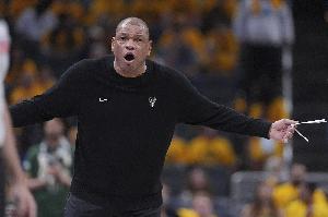 老里：今年阵容构建只能用底薪合同 只能指望全员健康&表现超预期