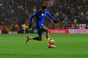 法尔克:拜仁关注切尔西后卫阿昌庞,但得金玟哉离队才会出手