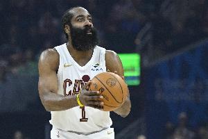 22年首轮4-2!哈登上次季后赛打猛龙场均19分10.2助&命中率40.5%