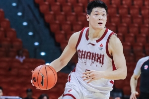 咋回事儿呢？张宁半场仅出战8分钟 0出手0分&仅送出3助攻