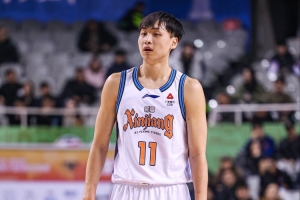 手感太差！齐麟11中3低效拿到8分6板2助1断 4失误