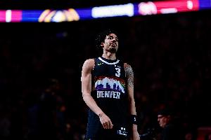 好帮手！斯特劳瑟半场8中5&三分5中3砍下16分4板2助 正负值+11