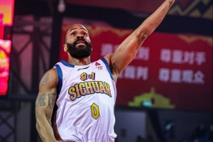 尽力局！维纳莱斯打满全场 27中15&三分11中8空砍39分4板16助