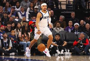 个人的纪录险些被破 基德:我本打算内姆哈德24次助攻时就换下他