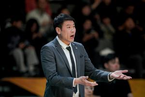 CUBA官方:华侨大学主帅周鲁男持续辱骂裁判 停赛1场+书面检讨