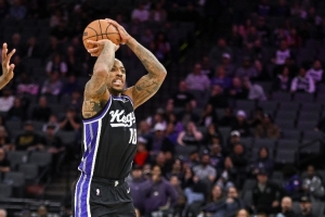 夏普打趣:若德罗赞再多打3、4个赛季 他总得分或超张伯伦