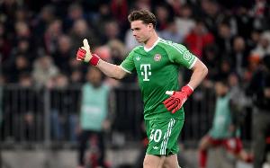 法尔克:如果诺伊尔续约,乌尔比希下赛季仍会获得更多比赛时间