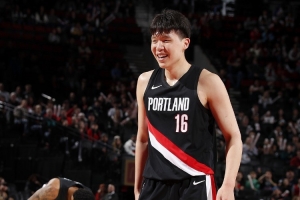 丁彦雨航:杨瀚森要学习场上队友的打法 还得减重才能跟上球队