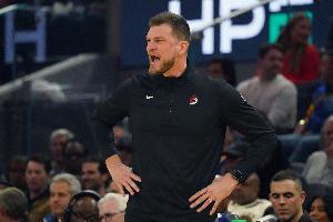 斯普利特:我们本赛季很艰难 但球队韧劲十足 打入季后赛是项成就