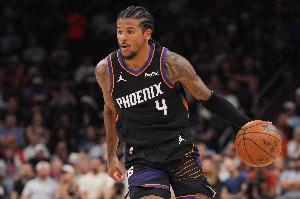 风雪压不住你了?杰伦·格林半场20分钟 14中8高效砍下22分!