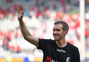 同样双杀西甲球队晋级欧战半决赛！弗赖堡主帅：拜仁是德甲的标杆