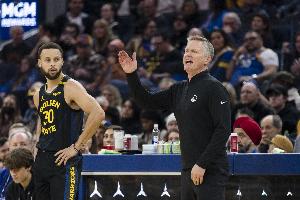 苏群：勇士即将正式重建 若科尔不续约勇士将彻底转变战术风格