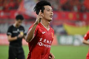 向余望：球队的目标是保级，进球检查越位的时候有点慌