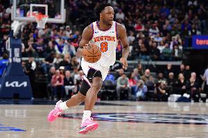 能突能投能防！阿努诺比9中6&三分3中2砍下18分8板1断