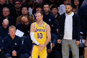 亲手拿下！肯纳德生涯第七次系列赛 首次G1赢球