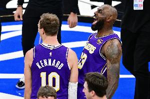 季后赛战火重燃！湖人首发：詹姆斯/八村塁/艾顿/斯玛特/肯纳德