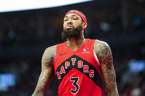 多次中投硬解！英格拉姆半场8中5 得到13分2篮板4助攻