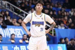 京媒：赵睿和曾凡博今天不会复出 比赛的重要性大家都非常清楚