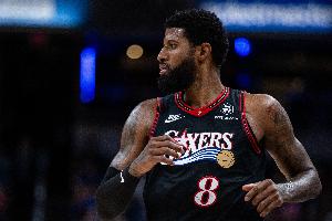 乔治：我们得到了大量优质出手机会 但选择犹豫没果断出手