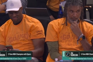 球队功勋！马刺名宿大卫·罗宾逊和邓肯均在现场观战