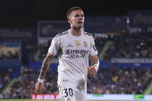 意媒：马斯坦托诺向意大利祖籍地赠送皇马签名球衣