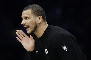 马祖拉：希望把最佳教练奖改为最佳教练团队或组织 我们啥也没干