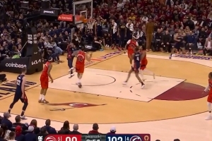 收比赛！米切尔里突外投个人连拿5分扩大领先优势